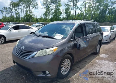 2013 Toyota Sienna Xle V6 8 Passenger from USA, damaged, VIN 5TDYK3DC9DS375133